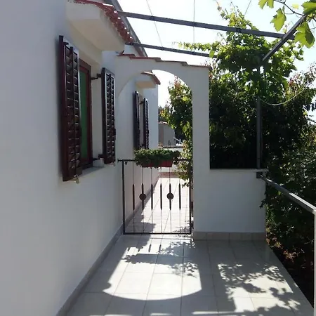 House Miro